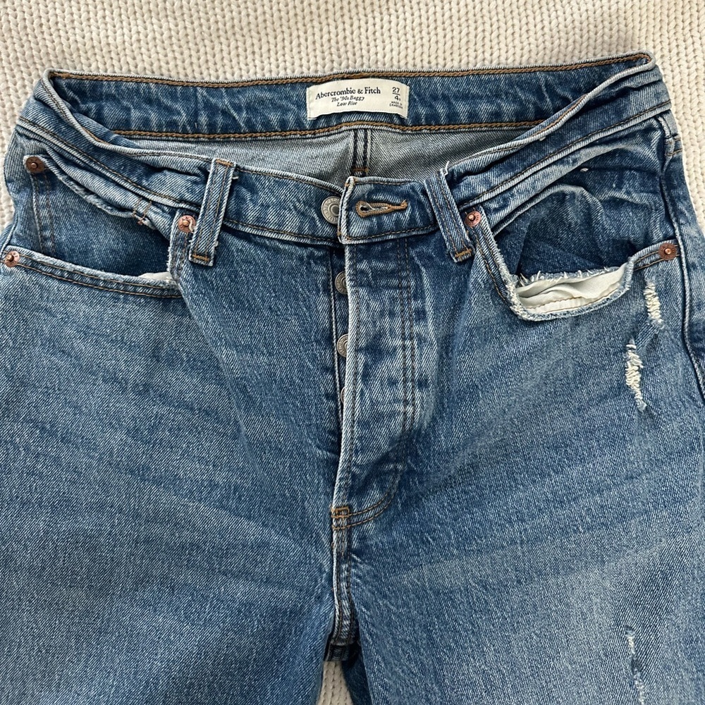 Abercrombie 90’s Baggy Low Rise Jeans in Dark Destroy Wash Size 27/4R - Picture 7 of 10